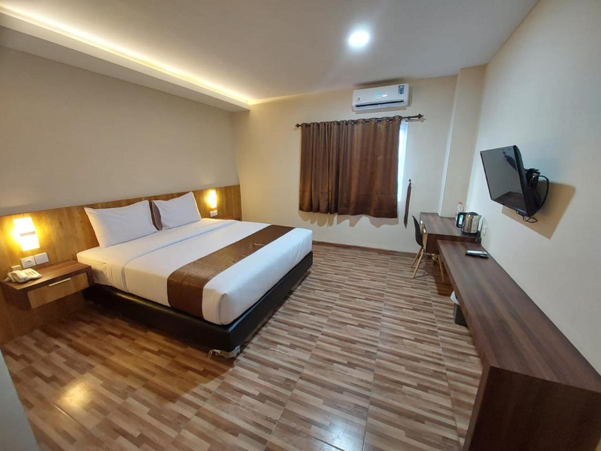 T Hotel Kualanamu Lubukpakam Экстерьер фото
